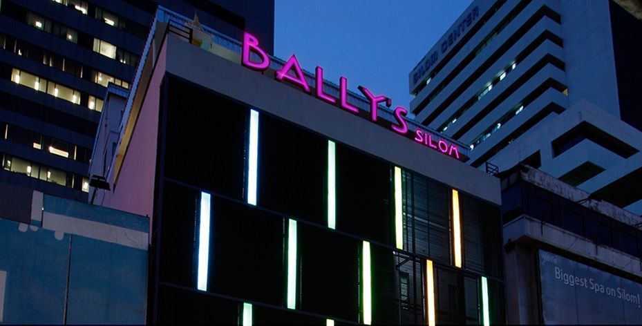 Bally Suite Silom Bangkok Bagian luar foto